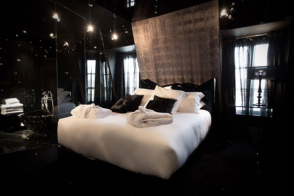 Hotel “Le Seven” - The Black Diamond
