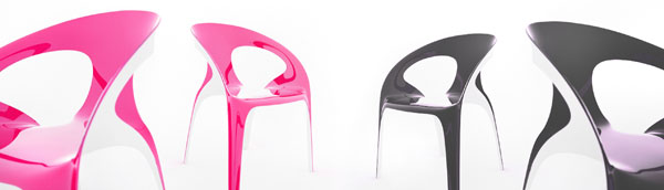 Živahno i šareno dizajnirane stolice