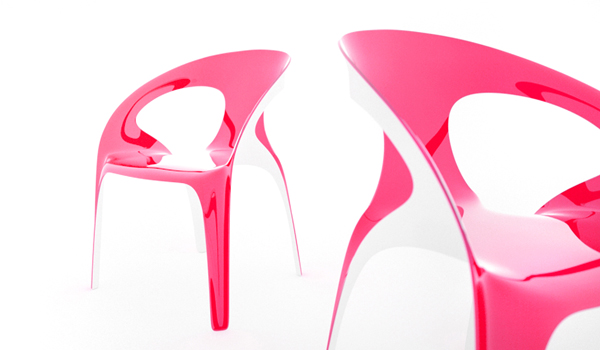 Živahno i šareno dizajnirane stolice